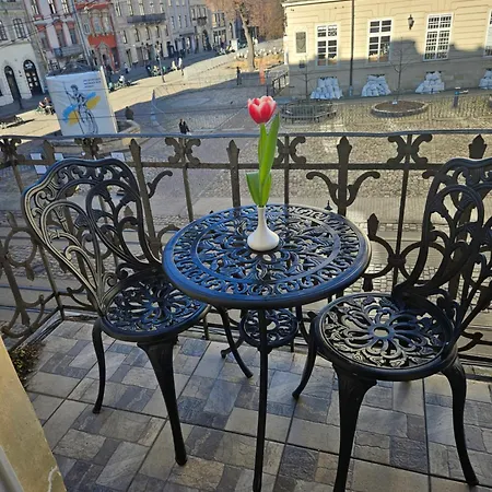 דירה V.i.p.apartmens Rynok Sqr.19 *