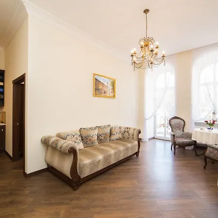 V.i.p.apartmens Rynok Sqr.19 *