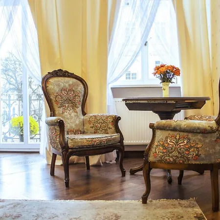 V.i.p.apartmens Rynok Sqr.19 Appartamento