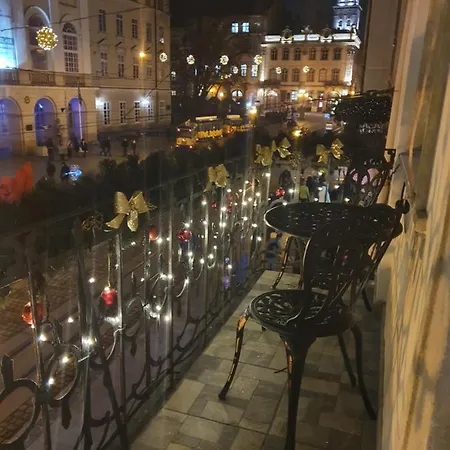 V.i.p.apartmens Rynok Sqr.19 リヴィウ