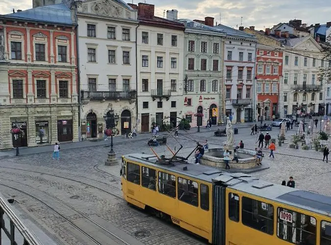 V.i.p.apartmens Rynok Sqr.19 לבוב