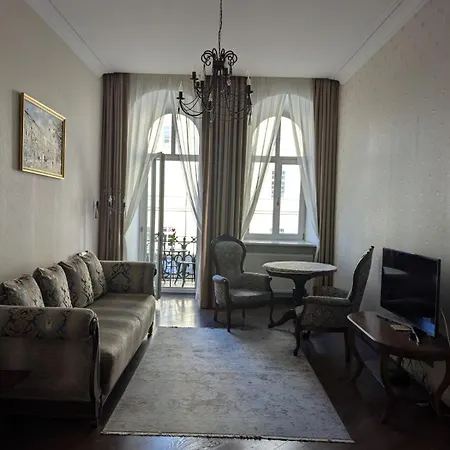 V.i.p.apartmens Rynok Sqr.19